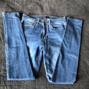 Flying monkey high waisted skinny jeans. Size 26. 30 in inseam. Great condition!